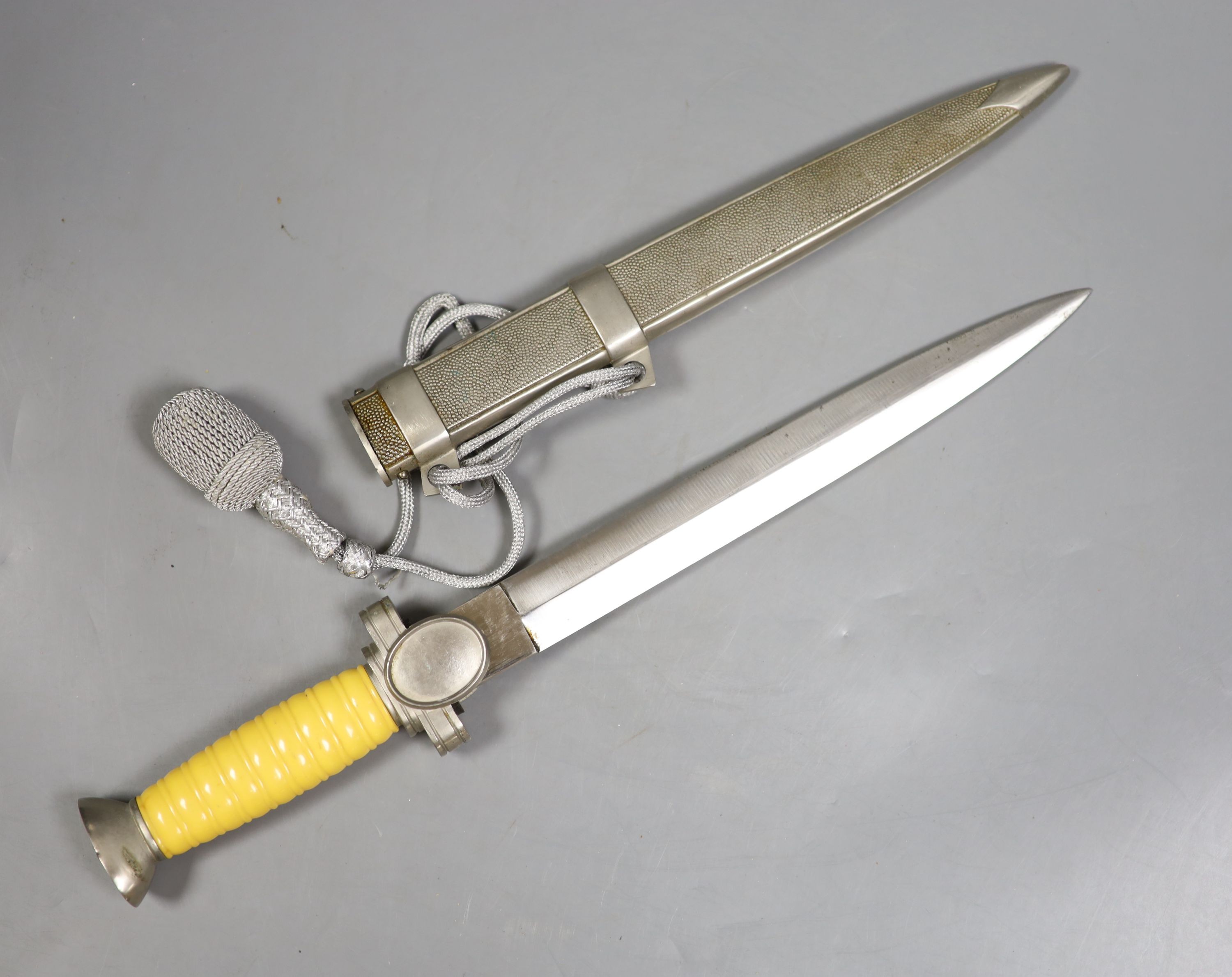 WWII German Red Cross leaders dagger